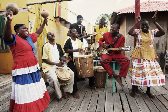 garifuna_collective_group_shot_1_by_peter_rakossy