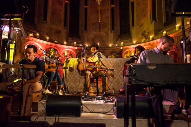 Andrew Ashong & Friends