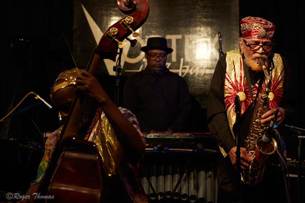 Magic Science Qt. + Black Top